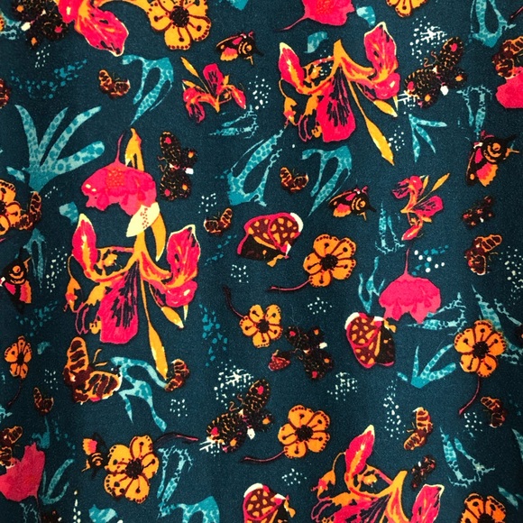 Women Short Sleeve Irma Leggings Material Soft Size XS LuLaRoe Floral Butterfly - Picture 3 of 6